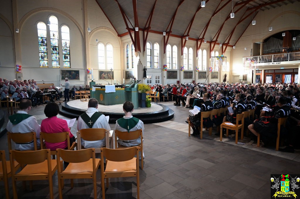 ../Images/Kerkmis 66 jaar Kaninefaaten 035.jpg